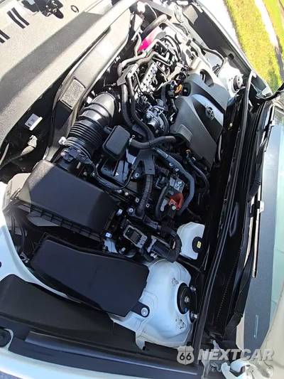 2025 Toyota Camry SE - zdjęcie 21 z 24 - miniatura