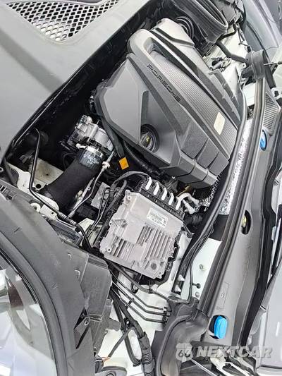 2020 Porsche Macan S - zdjęcie 22 z 23 - miniatura