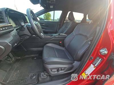 2025 Toyota Crown Signia Limited - zdjęcie 3 z 20 - miniatura