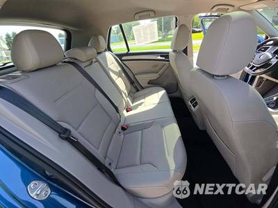 2017 Volkswagen Golf SE Hatchback - zdjęcie 13 z 25 - miniatura