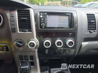 2012 Toyota Sequoia SR5 - zdjęcie 10 z 30 - miniatura