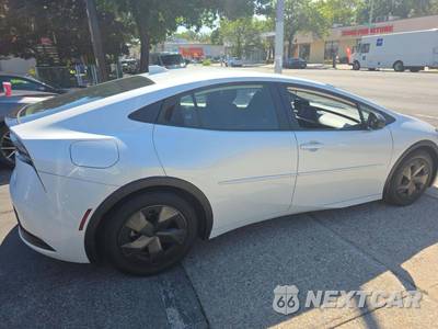 2023 Toyota Prius Prime SE - zdjęcie 3 z 23 - miniatura