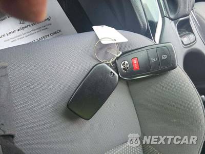 2023 Toyota Corolla Cross Hybrid S - zdjęcie 8 z 23 - miniatura