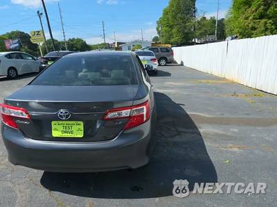 2013 Toyota Camry LE - zdjęcie 4 z 26 - miniatura