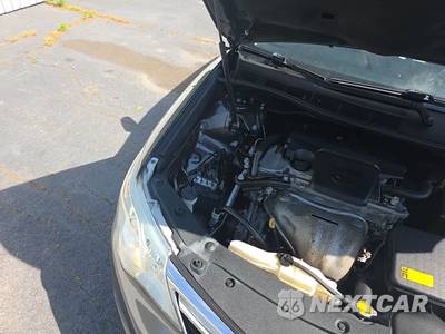 2013 Toyota Camry LE - zdjęcie 25 z 26 - miniatura