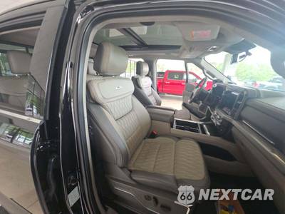 2025 Ford Super Duty F-350 Platinum Crew Cab Long Bed - zdjęcie 18 z 22 - miniatura