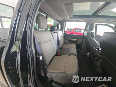 2025 Ford Super Duty F-350 Platinum Crew Cab Long Bed - zdjęcie 16 z 22 - miniatura