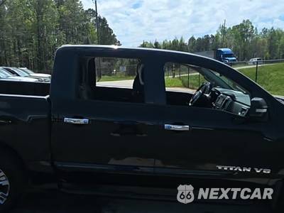 2018 Nissan TITAN SV Crew Cab Short Bed - zdjęcie 5 z 25 - miniatura