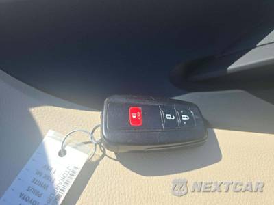 2017 Toyota Prius Two Eco - zdjęcie 8 z 23 - miniatura
