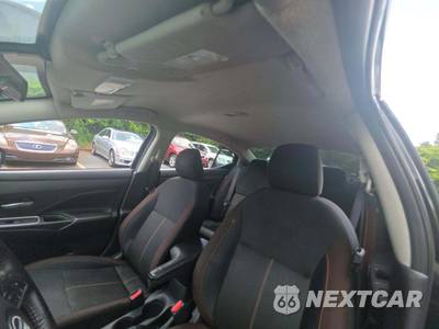 2020 Nissan Versa SR - zdjęcie 8 z 22 - miniatura