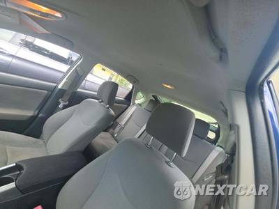 2013 Toyota Prius Two - zdjęcie 11 z 27 - miniatura