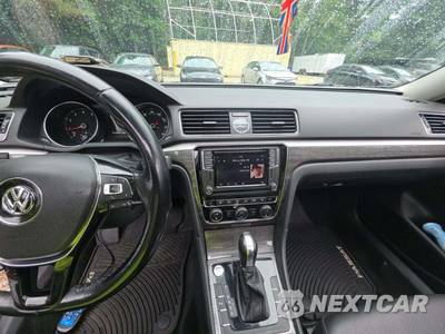 2017 Volkswagen Passat 1.8T SE w/Technology - zdjęcie 10 z 28 - miniatura