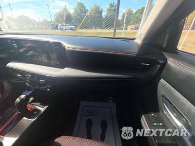 2025 Nissan Kicks SR - zdjęcie 19 z 21 - miniatura