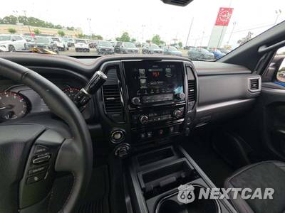 2021 Nissan TITAN PRO-4X Crew Cab Short Bed - zdjęcie 10 z 23 - miniatura