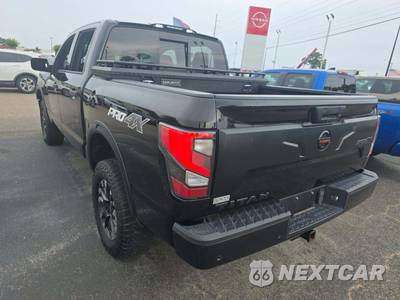2021 Nissan TITAN PRO-4X Crew Cab Short Bed - zdjęcie 2 z 23 - miniatura