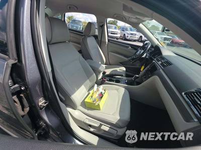 2018 Volkswagen Passat 2.0T R-Line - zdjęcie 15 z 22 - miniatura