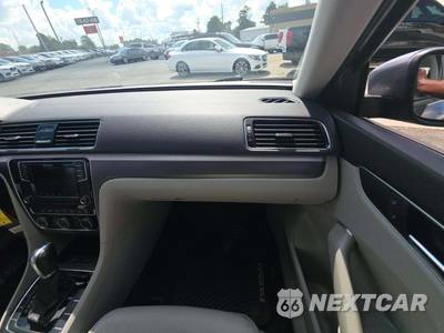 2018 Volkswagen Passat 2.0T R-Line - zdjęcie 16 z 22 - miniatura