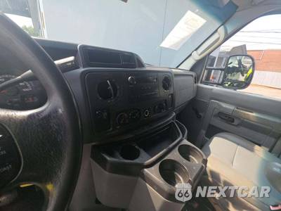 2014 Ford Super Duty E-350 Cutaway DRW - zdjęcie 10 z 20 - miniatura