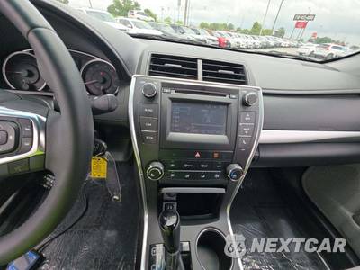 2017 Toyota Camry SE - zdjęcie 7 z 23 - miniatura