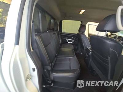 2018 Nissan TITAN PRO-4X Crew Cab Short Bed - zdjęcie 16 z 23 - miniatura