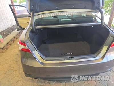 2018 Toyota Camry Hybrid LE - zdjęcie 14 z 22 - miniatura