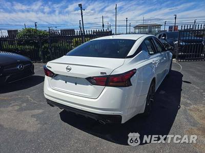 2024 Nissan Altima SR - zdjęcie 3 z 20 - miniatura