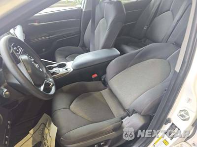 2022 Toyota Camry Hybrid LE - zdjęcie 6 z 20 - miniatura
