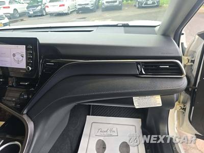 2022 Toyota Camry Hybrid LE - zdjęcie 19 z 20 - miniatura
