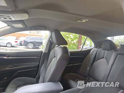 2022 Toyota Camry Hybrid LE - zdjęcie 11 z 20 - miniatura