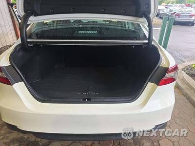 2022 Toyota Camry Hybrid LE - zdjęcie 14 z 20 - miniatura