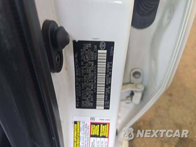 2022 Toyota Camry Hybrid LE - zdjęcie 5 z 20 - miniatura