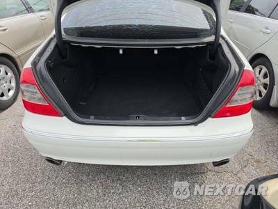 2007 Mercedes-Benz E 550 Sedan - zdjęcie 14 z 23 - miniatura