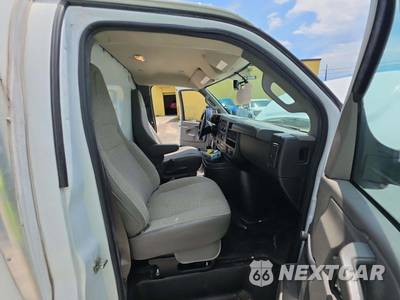 2022 Chevrolet Express 3500 Cutaway 1WT - zdjęcie 15 z 20 - miniatura