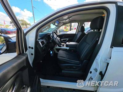 2018 Nissan TITAN SV Crew Cab Short Bed - zdjęcie 6 z 29 - miniatura