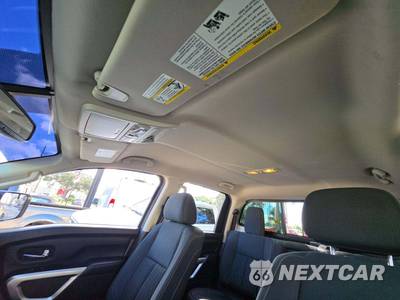 2018 Nissan TITAN SV Crew Cab Short Bed - zdjęcie 11 z 29 - miniatura