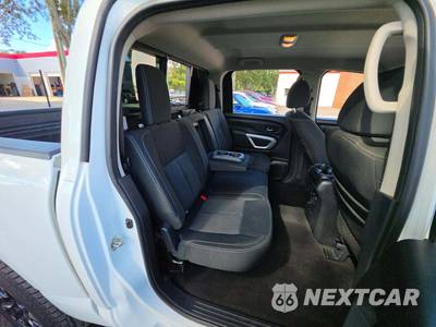 2018 Nissan TITAN SV Crew Cab Short Bed - zdjęcie 16 z 29 - miniatura