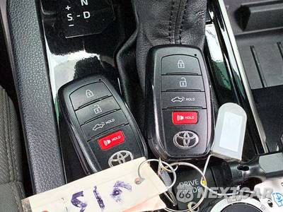2022 Toyota Tundra SR5 Crew Cab Short Bed - zdjęcie 8 z 30 - miniatura