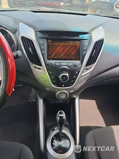 2013 Hyundai Veloster w/Black Interior - zdjęcie 10 z 26 - miniatura