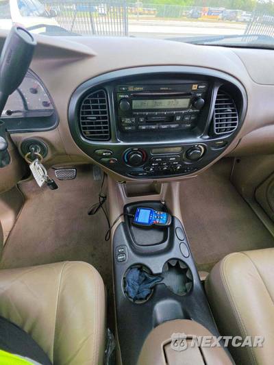 2004 Toyota Sequoia SR5 - zdjęcie 10 z 30 - miniatura