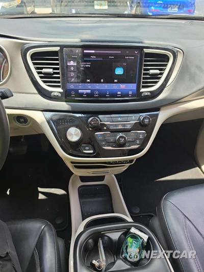 2022 Chrysler Pacifica Touring L 121.6" WB - zdjęcie 10 z 26 - miniatura