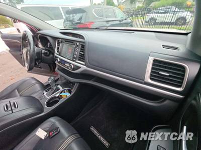 2017 Toyota Highlander SE - zdjęcie 20 z 26 - miniatura