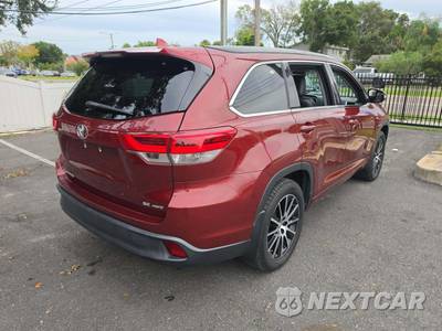 2017 Toyota Highlander SE - zdjęcie 3 z 26 - miniatura