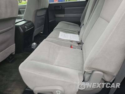 2015 Toyota Sequoia SR5 - zdjęcie 13 z 23 - miniatura