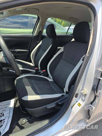 2021 Nissan Versa SV - zdjęcie 6 z 21 - miniatura