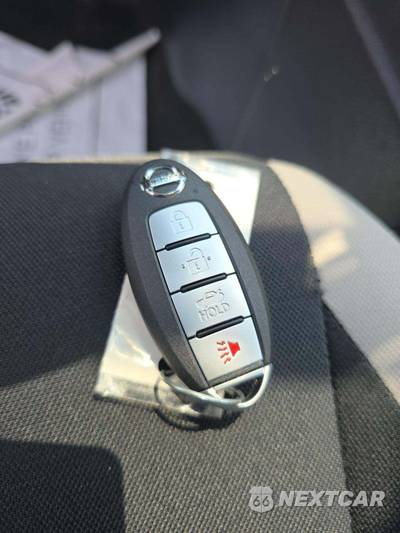 2021 Nissan Versa SV - zdjęcie 8 z 21 - miniatura
