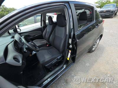 2017 Toyota Yaris L Hatchback - zdjęcie 6 z 20 - miniatura