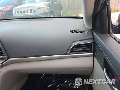 2019 Hyundai Elantra SEL Sedan - zdjęcie 19 z 20 - miniatura