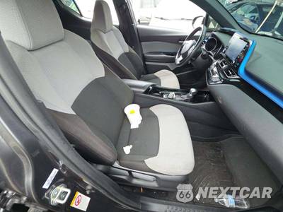 2019 Toyota C-HR XLE - zdjęcie 18 z 20 - miniatura