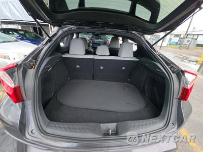 2019 Toyota C-HR XLE - zdjęcie 14 z 20 - miniatura
