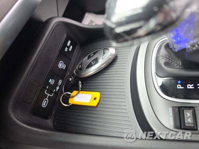 2025 Hyundai Kona SEL - zdjęcie 8 z 20 - miniatura